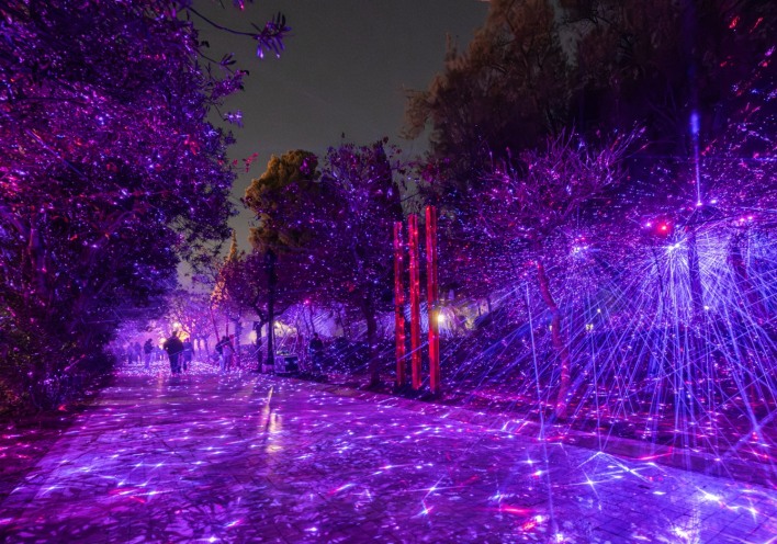 OXI AKOMA-Ποιο είναι το πρόσωπο πίσω από το φωτεινό πάρκο στο Πεδίον του Άρεως; 