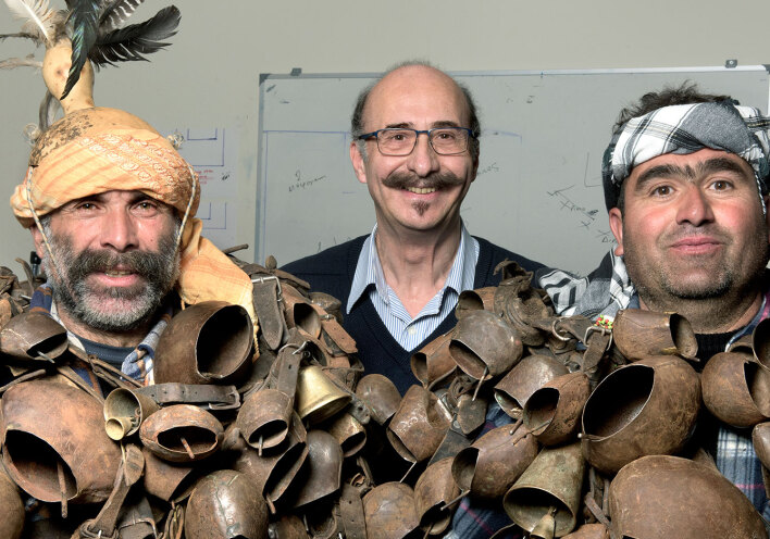 Λεσβιακές Απόκριες: Οι Κουδουνάτοι και τα παγανιστικά έθιμά τους