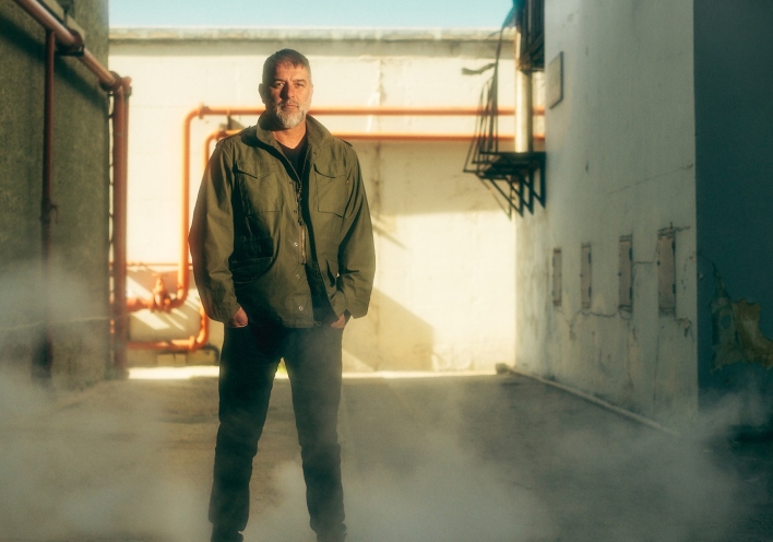 Βασίλης Μπισμπίκης: Η επιβίωση μπορεί να σε κάνει ζώο