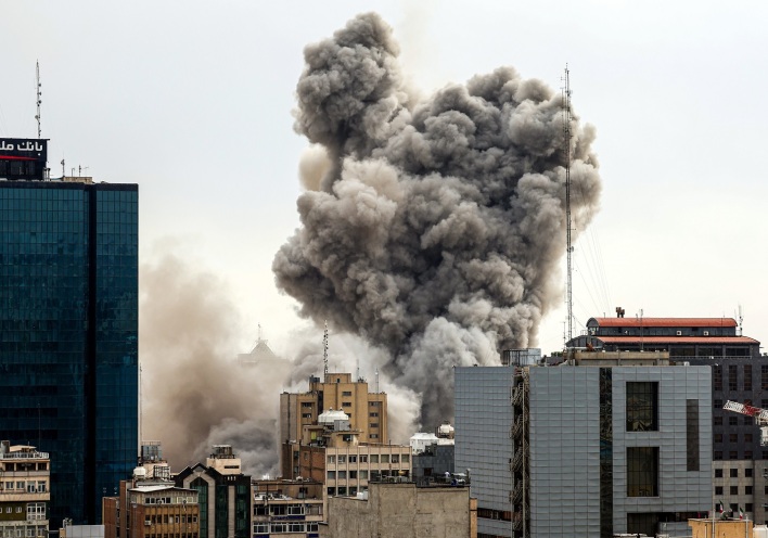 Πόλεμος στο Ιράν: Η Athens Voice αναλύει τις εξελίξεις