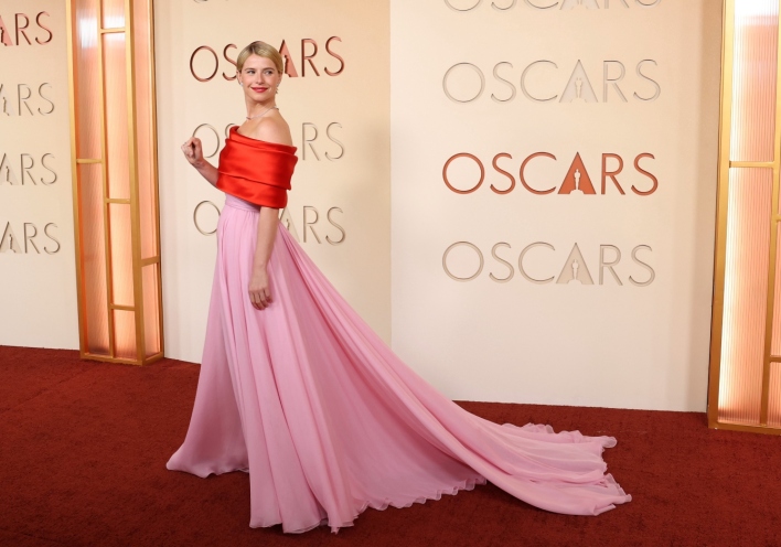 Όσκαρ 2026: Τι φόρεσαν οι celebrities στο κόκκινο χαλί