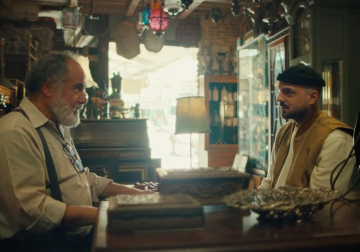 Ρεμπέτικο: Το νέο βίντεο κλιπ του APON με τον Θοδωρή Κατσαφάδο