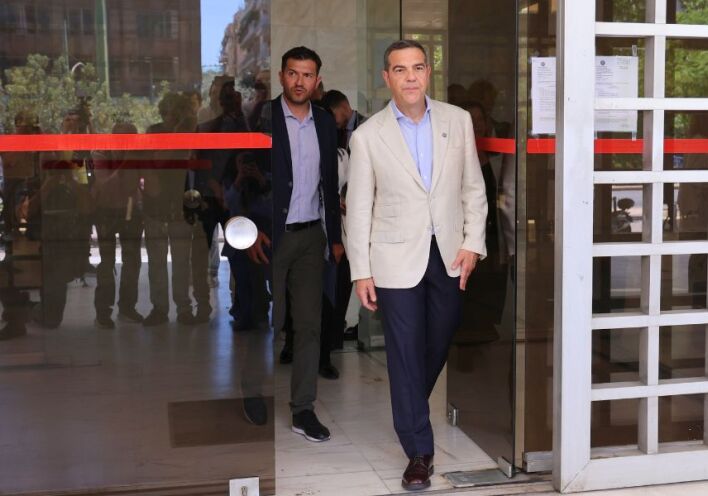 Προεκλογικές συγκρούσεις για τρεις σε θολό τοπίο