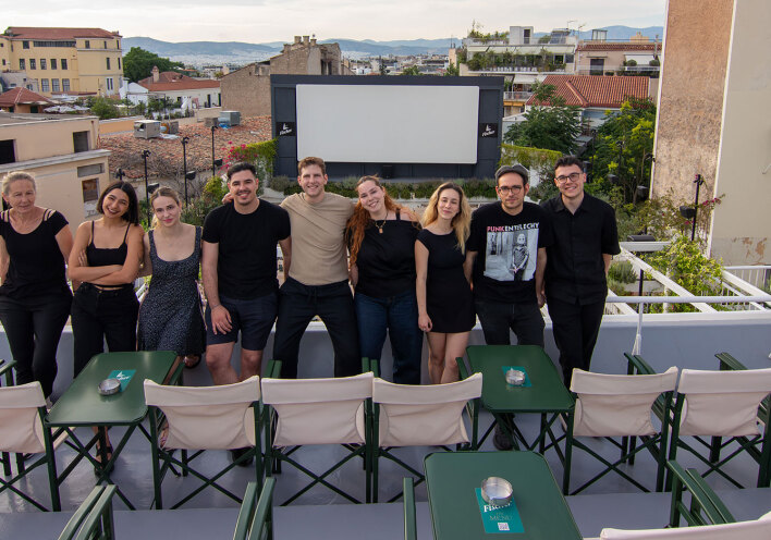 Η ομάδα του Cine Paris