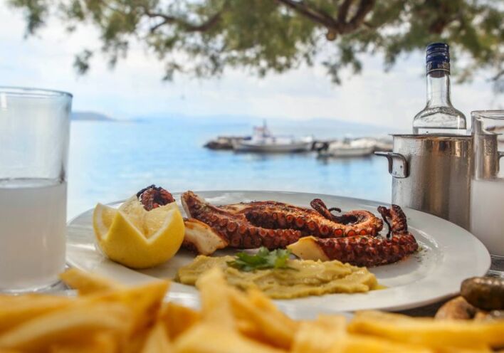 Δύο γαστρονομικές στάσεις που πρέπει οπωσδήποτε να κάνεις στην Αίγινα