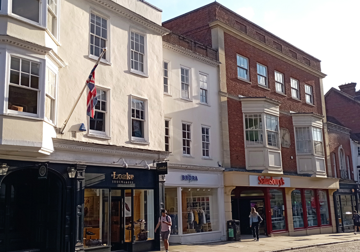 Γκίλντφορντ, μια πόλη στην Αγγλία «ούτε πολύ μικρή, ούτε πολύ μεγάλη»