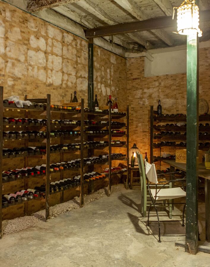 Retro Gastro Funky Taverna