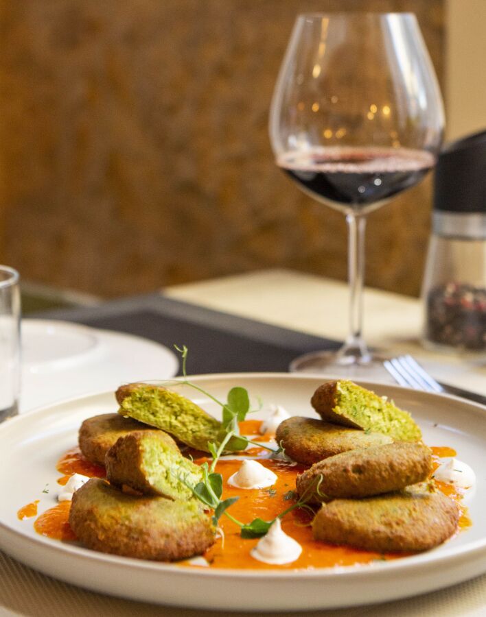 Retro Gastro Funky Taverna