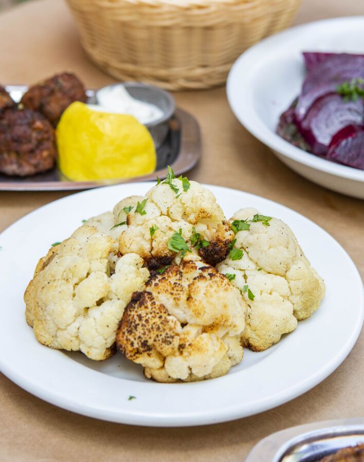 Αυλή, Πετράλωνα