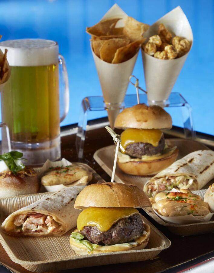 Pool Your Cinema στη Μεγάλη Βρεταννία