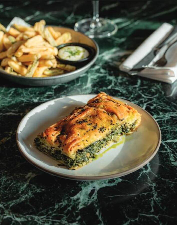 OX: Η ελληνική παράδοση στην ταβέρνα του σήµερα