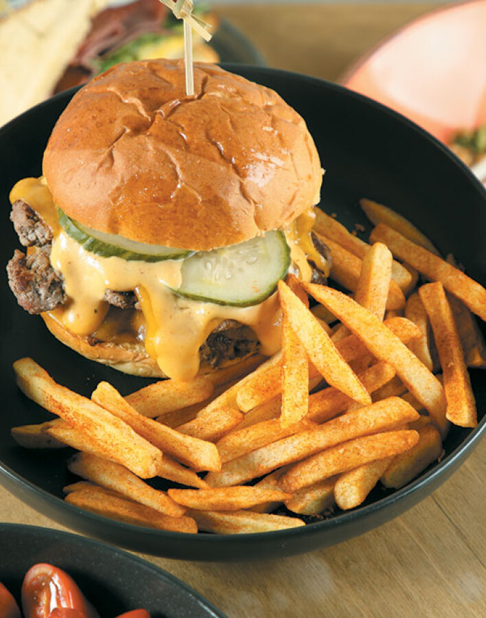 Λάλος: Το all day στέκι του Νέου Κόσμου