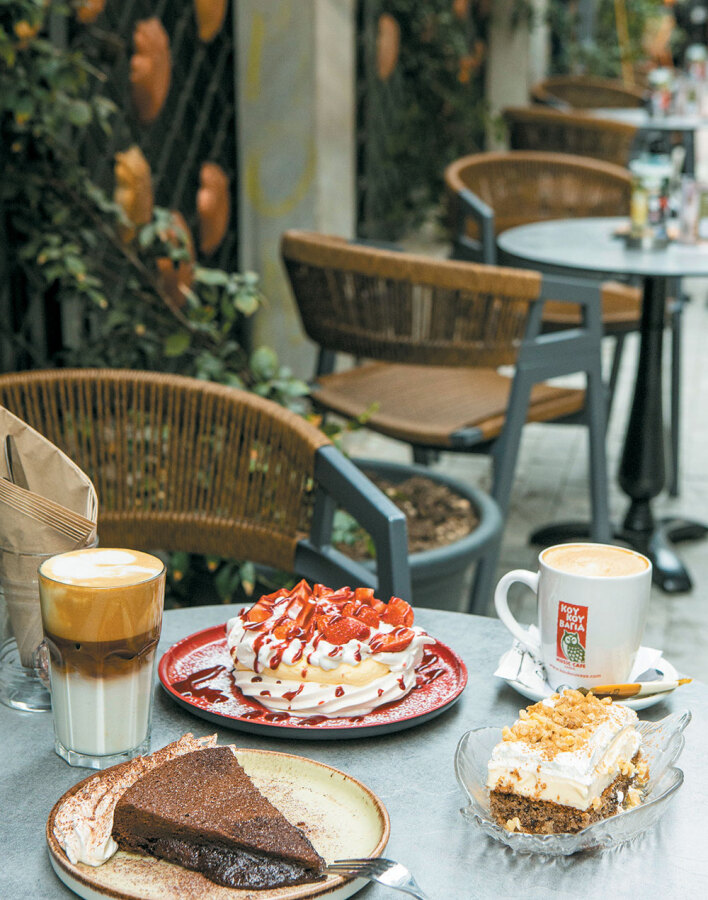 Koukouvaya: Το γλυκοπωλείο όπως πρέπει να είναι