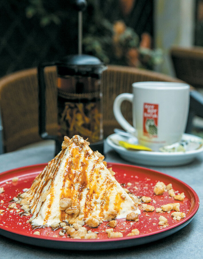 Koukouvaya: Το γλυκοπωλείο όπως πρέπει να είναι