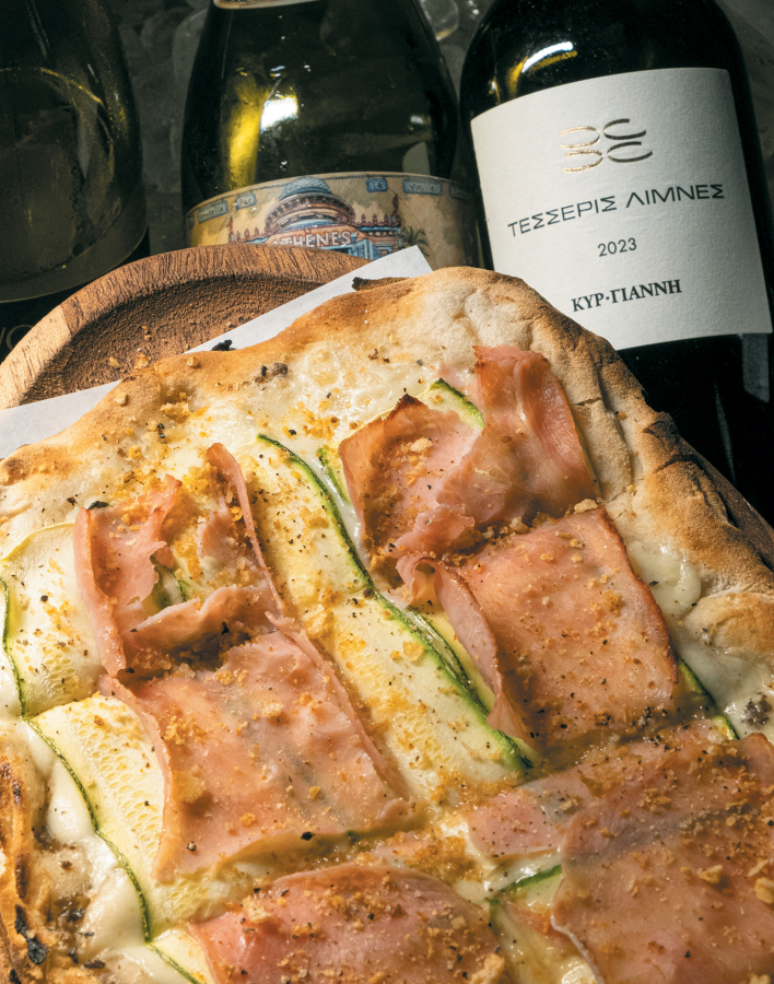 Glug Glug: Το ατμοσφαιρικό wine bar της πλατείας Καρύτση