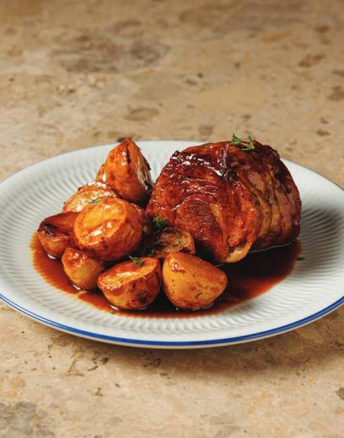 Cinapos: Το ολοκαίνουργιο μεζεδοπωλείο του Πάνου Ιωαννίδη είναι πολύ νόστιμο