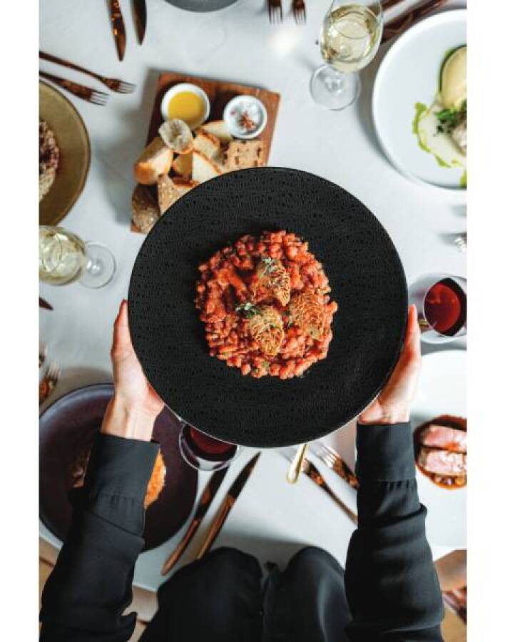 New Hotel: Στο εστιατόριο Art Lounge για μια μοναδική fine comfort εμπειρία με θέα όλη την πόλη