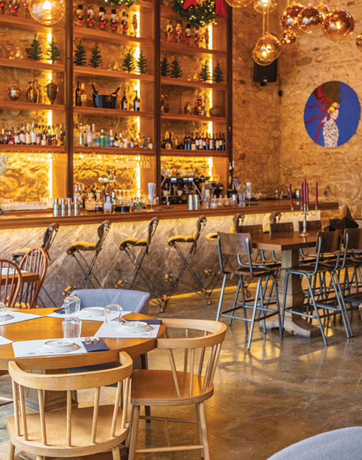 Shakespeare in Love: To all-day στέκι του Πειραιά ανανεώνει το μενού του και παραμένει πολύ δημοφιλές