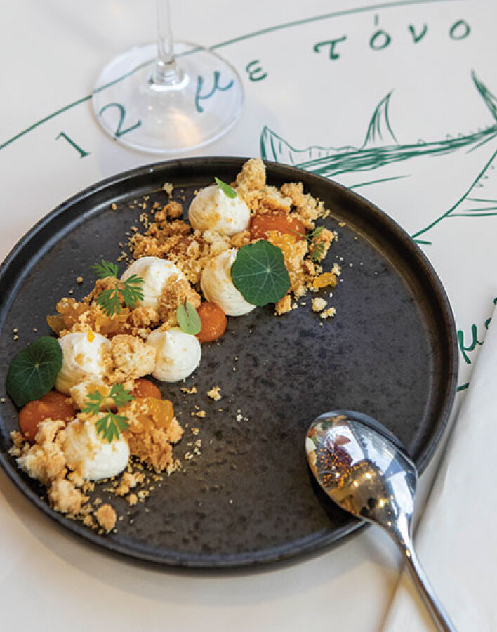 12 με τόνο: Εκλεκτοί μεζέδες που μυρίζουν θάλασσα στη Νέα Ερυθραία