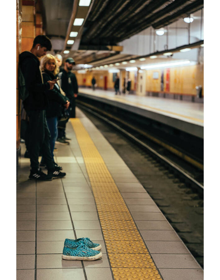 Τα «Αδέσποτα παπούτσια στnν Αθήνα» με τα μάτια του σκηνοθέτη Γιώργου Ζώn