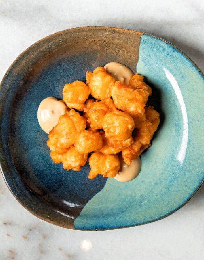 Dopios: Το σύγχρονο μεζεδοπωλείο της πλατείας Αγίων Θεοδώρων