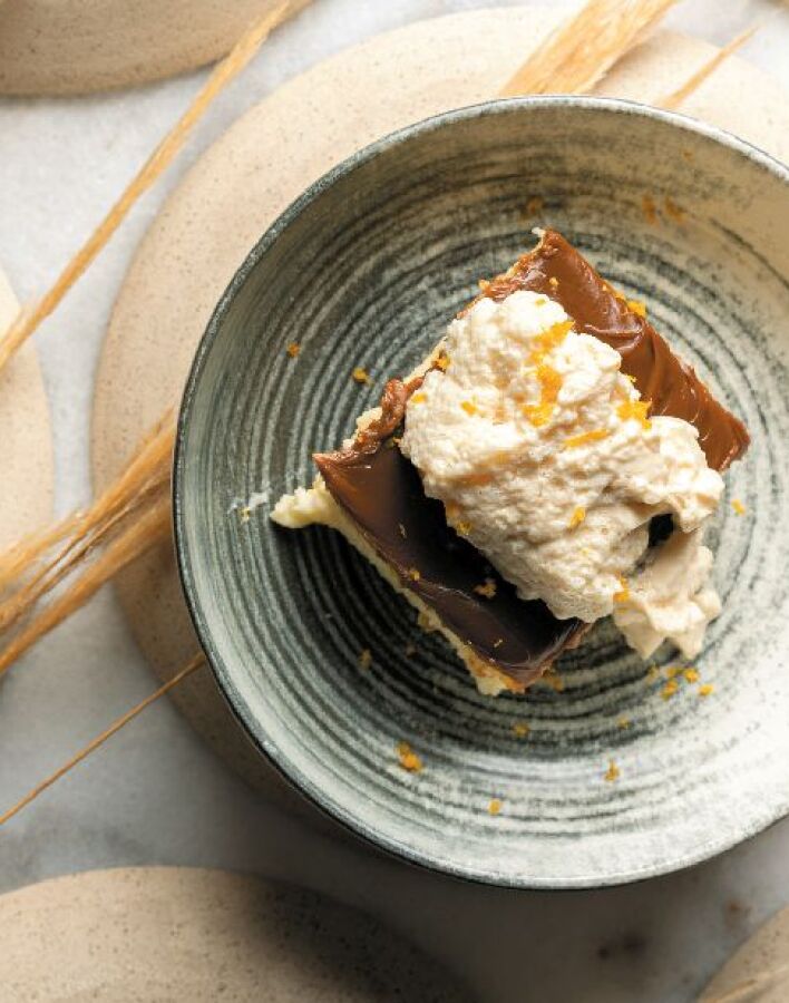 Dopios: Το σύγχρονο μεζεδοπωλείο της πλατείας Αγίων Θεοδώρων