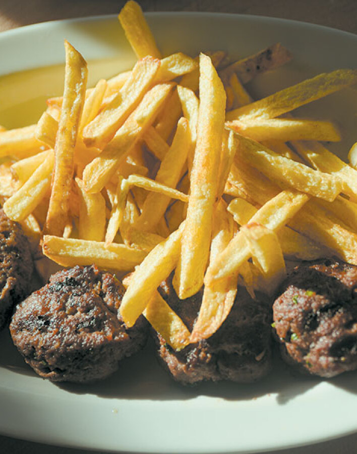 Ταβέρνα Μπάμπης: Η παράδοση της ελληνικής κουζίνας με ιστορία από το 1967