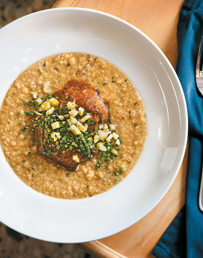 Τζουτζούκα: Το αγαπημένο μας gastro στέκι στο Ρουφ