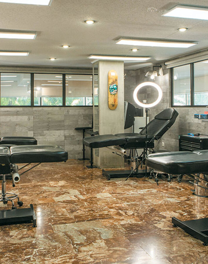 Uncle Chronis Tattoo & Piercing