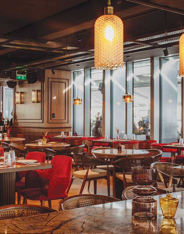 Nice n Easy στον Πύργο του Πειραιά