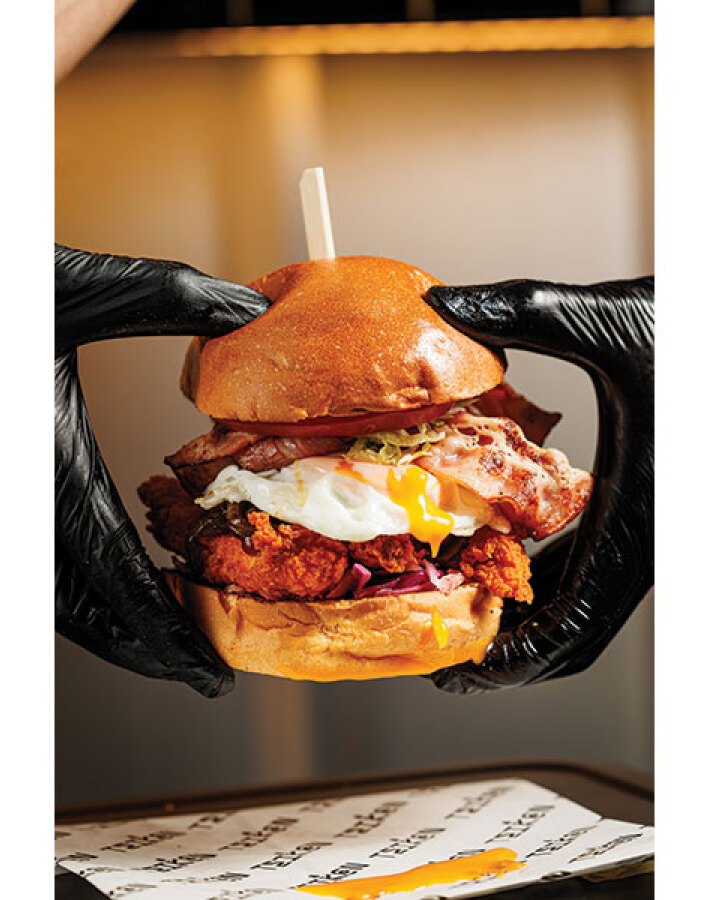 Τσίκεν The Van