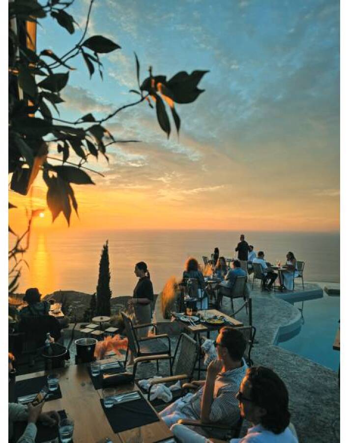 Amente: Το απόλυτο καταφύγιο γευσιγνωσίας με θέα το επιβλητικό Ιόνιο