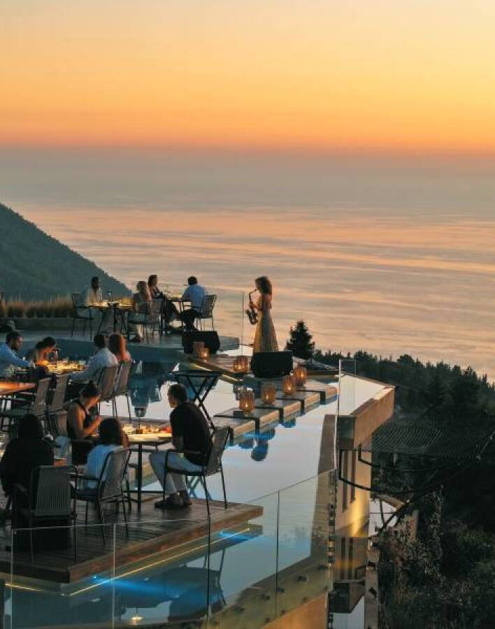 Amente: Το απόλυτο καταφύγιο γευσιγνωσίας με θέα το επιβλητικό Ιόνιο