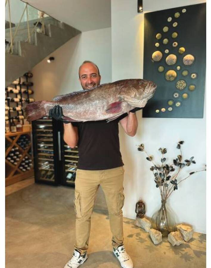 Αxinos Seafood Restaurant: Φρέσκα ψάρια και  θαλασσινά δίπλα  στο κύμα 