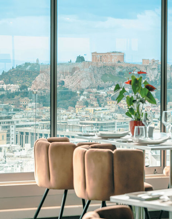 La Suite lounge στον 6ο όροφο του St. George Lycabettus