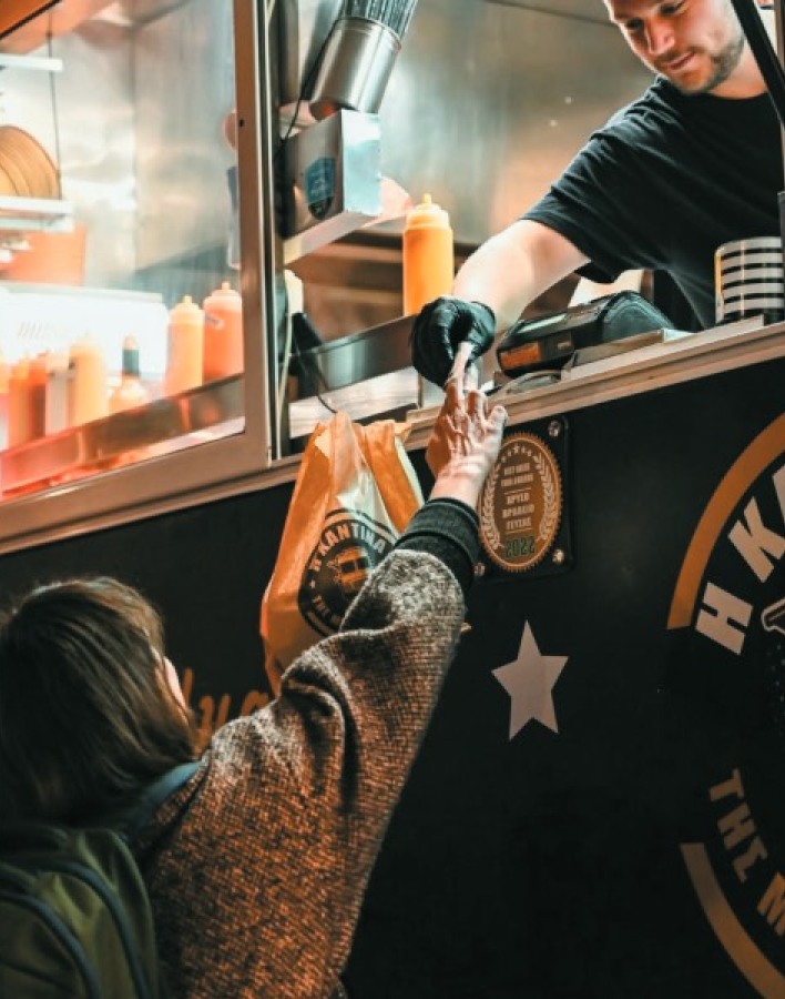 Η Καντίνα της Μιχαλακοπούλου: Η ιστορικότερη καντίνα της Αθήνας πλέον είναι… On the Road