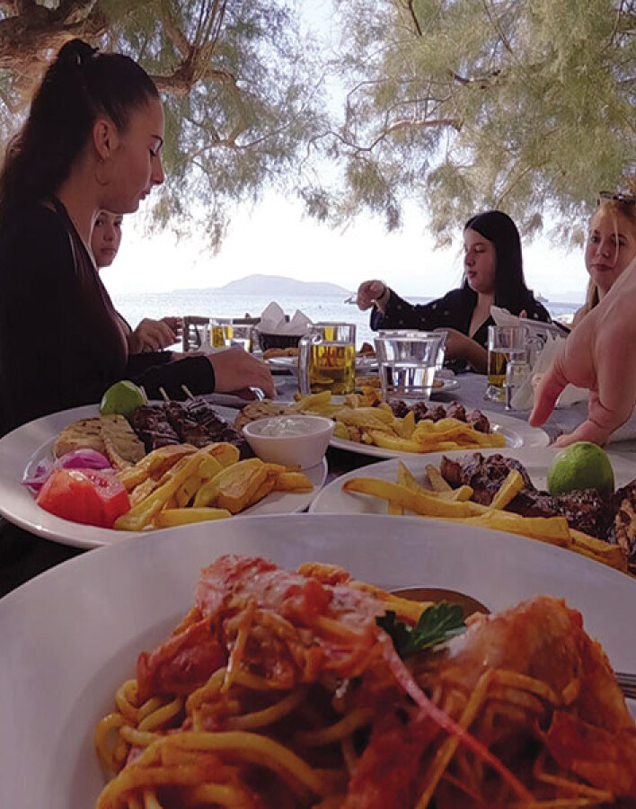 Όστρια: Γεύσεις Ελλάδας και φιλική ατμόσφαιρα στην Αίγινα