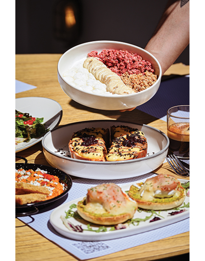 Morenita All Day Bar