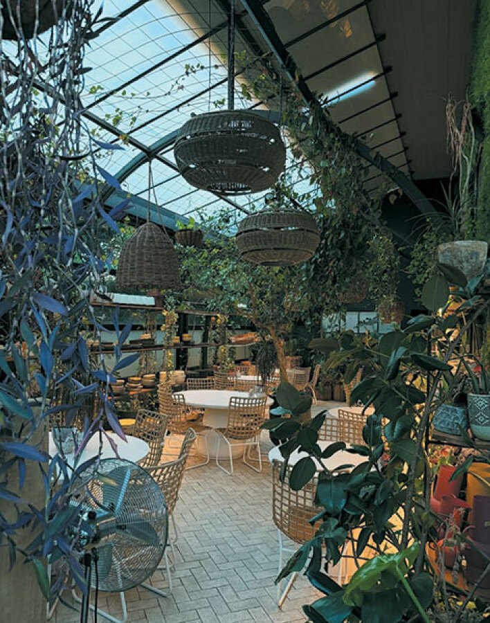 Λεύκες on the Side