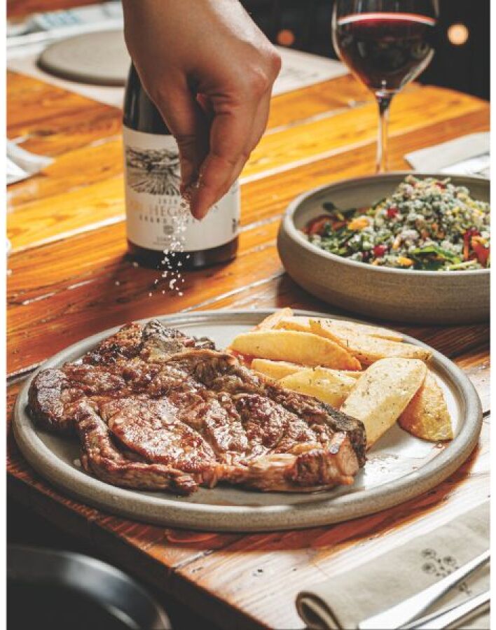 Ella Urban Greek Cuisine: Αγαπημένες γεύσεις μέσα στην απόλυτη χριστουγεννιάτικη ατμόσφαιρα 