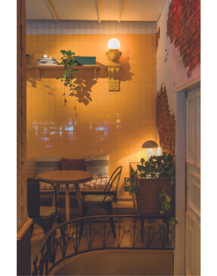 Café Cafe cocktails & more: Το στέκι που άλλαξε τα δεδομένα  στο Περιστέρι