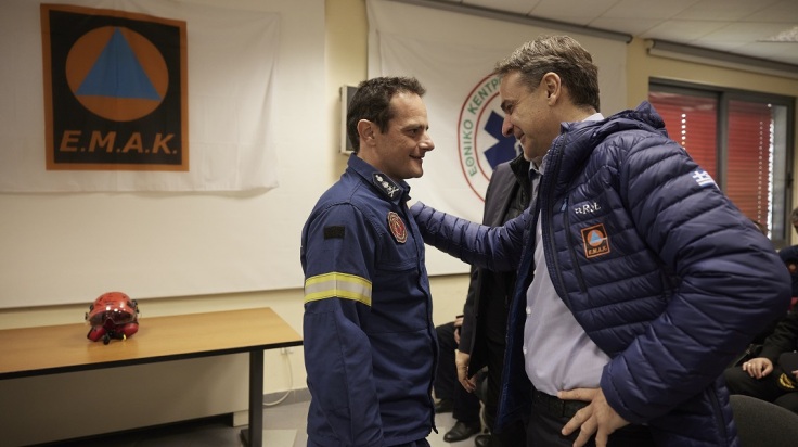 Επίσκεψη Μητσοτάκη στην ΕΜΑΚ: «Είμαστε βαθιά υπόχρεοι»