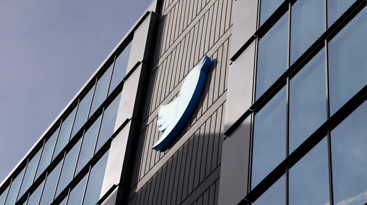 Πολλαπλασιάζονται οι μηνύσεις κατά του Twitter για χρέη