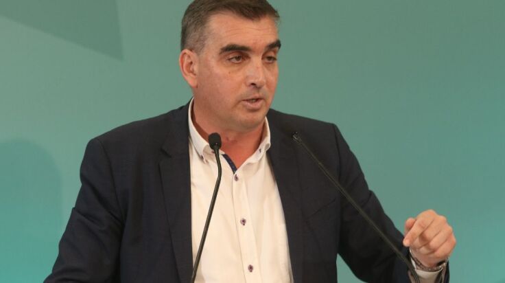Δήμος Ελληνικού - Αργυρούπολης: Ο δήμαρχος καταγγέλλει κλοπή γκαζόν