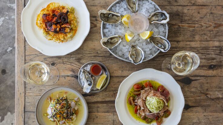 Hams & Clams: Ο μαγικός κόσμος ενός αυθεντικού Oyster bar