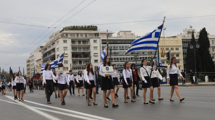 25η Μαρτίου: 25 εικόνες από τη μεγάλη μαθητική παρέλαση στην Αθήνα