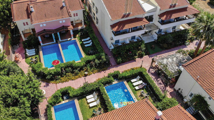 Corinthian Village: Όταν πολυτέλεια και ζεστή ατμόσφαιρα γίνονται ένα