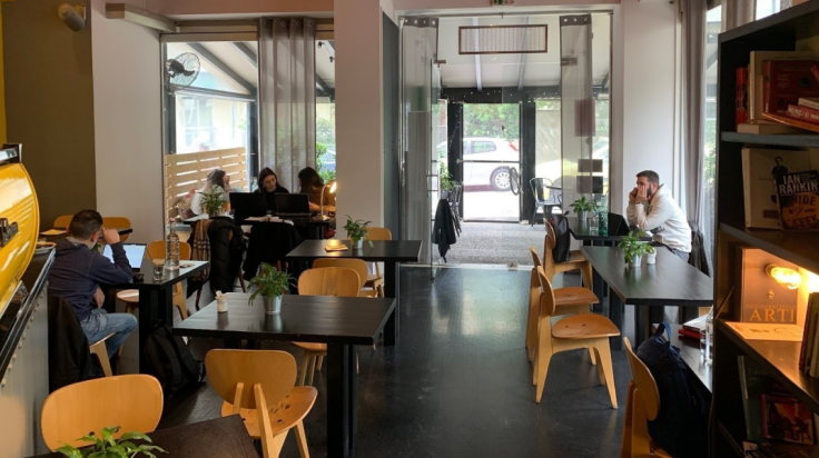 Yellow Cafe, Panormou