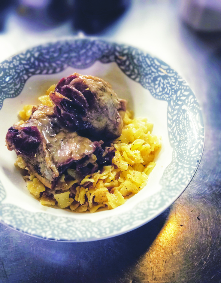 «Ένα νερό»: Η μοντέρνα ταβέρνα της Κυψέλης