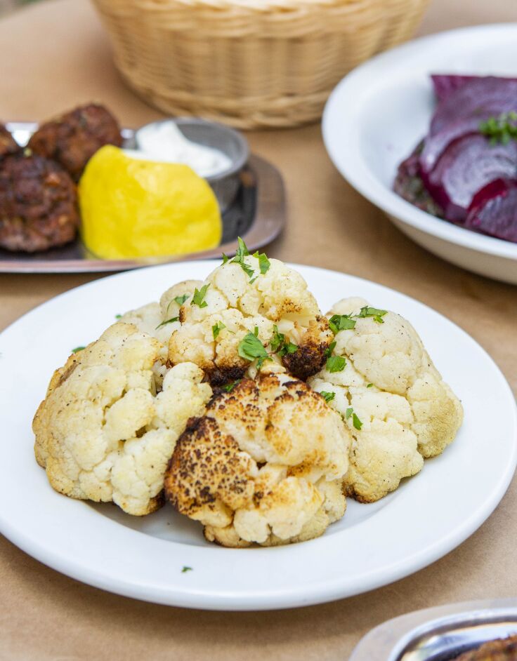 Αυλή, Πετράλωνα